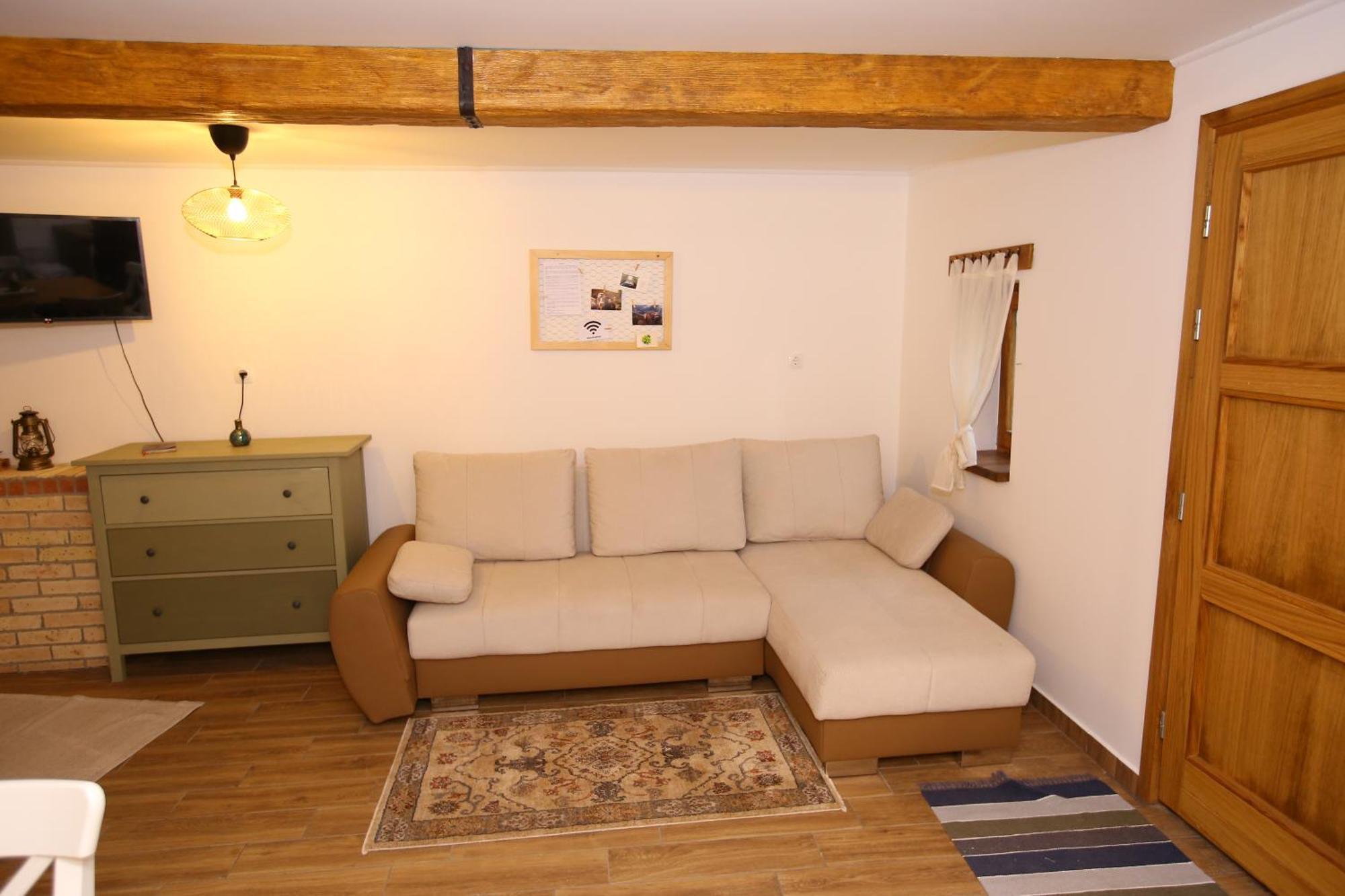 Apartamento Góhér pince és vendégház Csaszartoltes Exterior foto