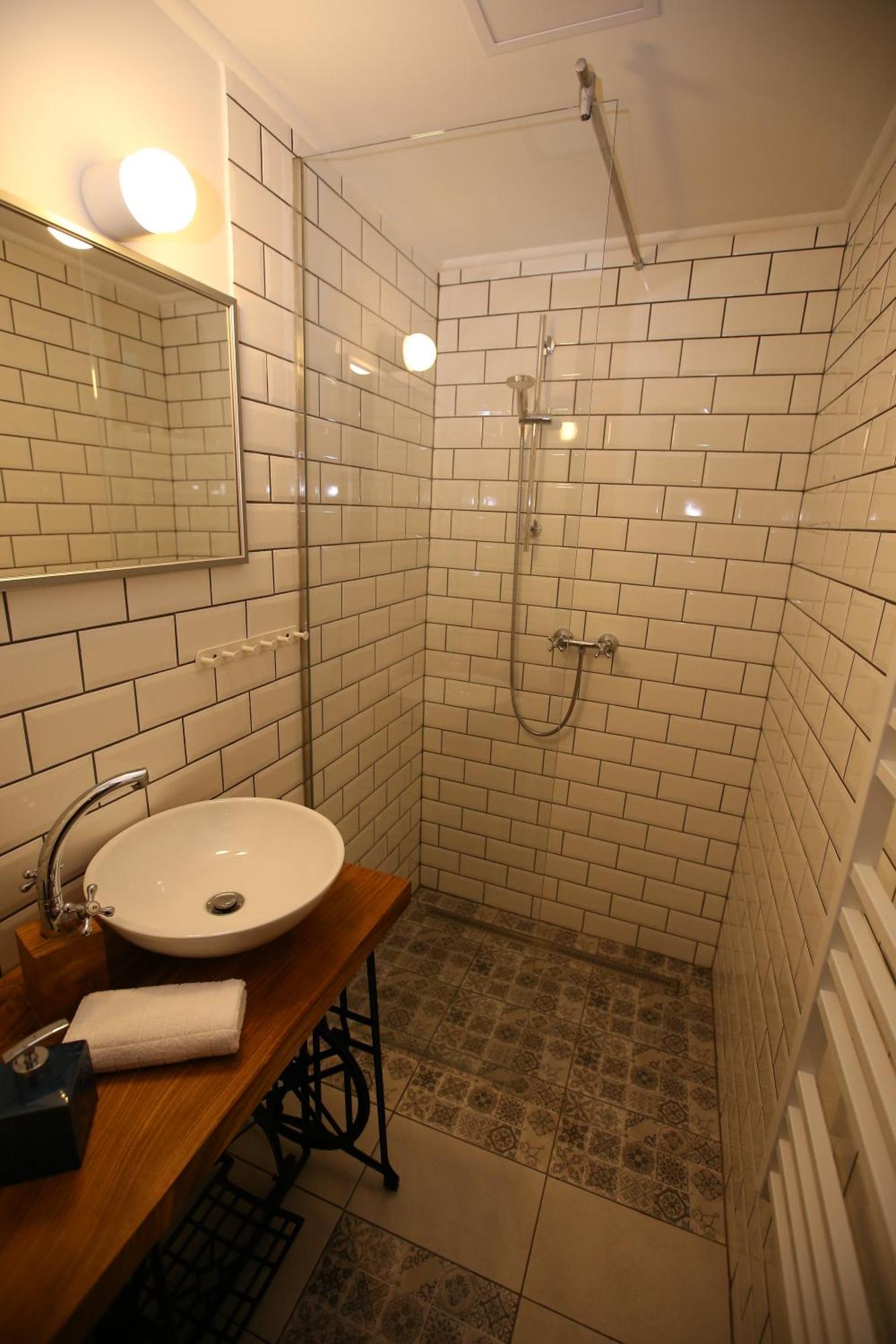 Apartamento Góhér pince és vendégház Csaszartoltes Exterior foto